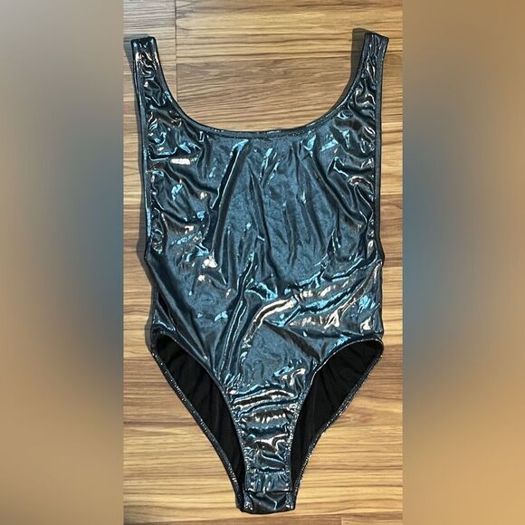 Charlotte Russe metallic gray bodysuit Size Small - Picture 1 of 3